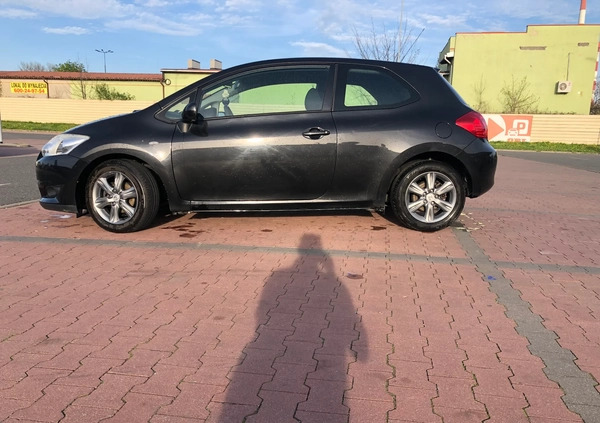 Toyota Auris cena 19900 przebieg: 166800, rok produkcji 2009 z Brzeziny małe 92